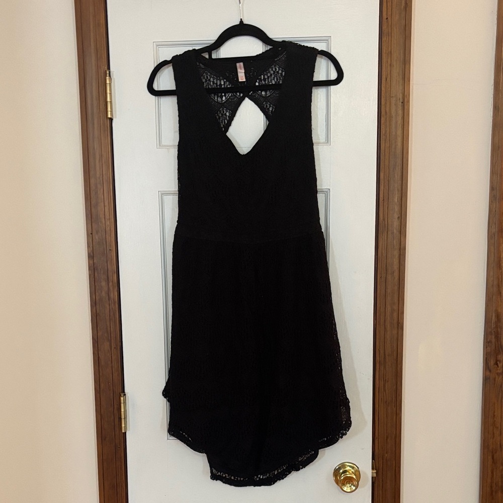 Black Sleeveless Lace Dress